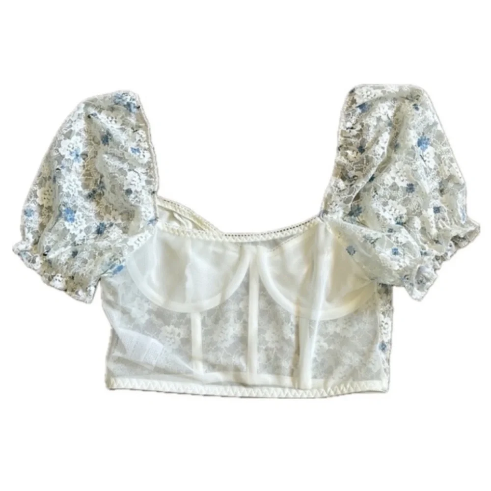 Today only!! White Floral Lace Puff Sleeve Top Size Small - Picture 4 of 4